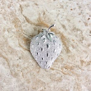 1960’s VTG-Sarah Coventry Strawberry Brooch